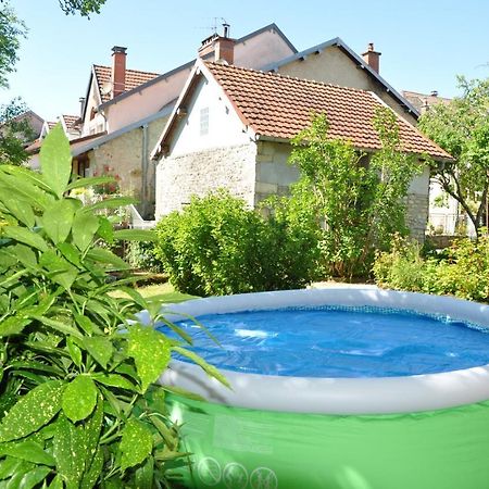 Maison Confortable Ornans + Jardin Екстериор снимка