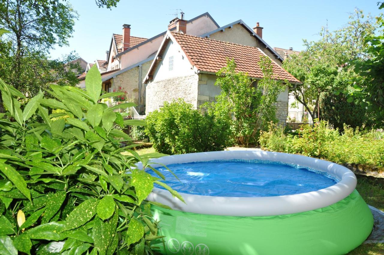 Maison Confortable Ornans + Jardin Екстериор снимка